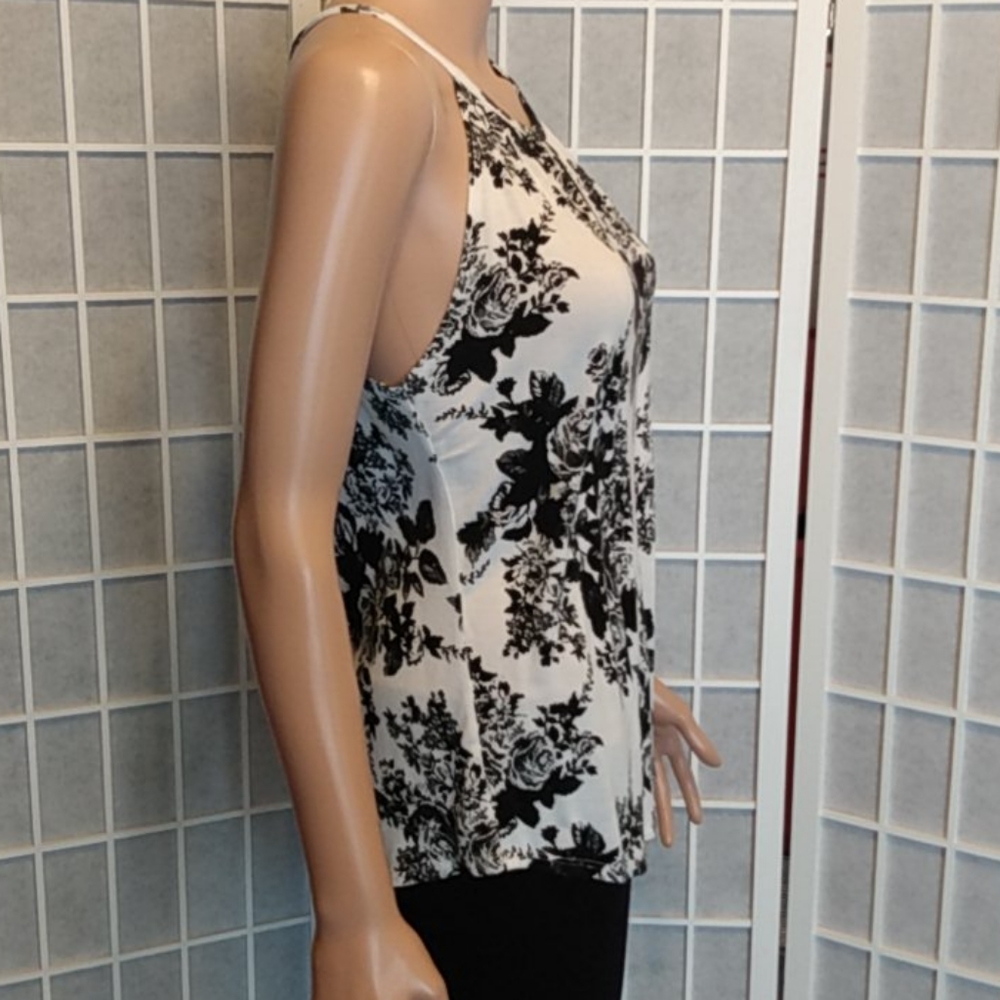 “Free Kisses” Tank Top – Black/White – Sleeveless - Women's Small - Picture 4 of 5